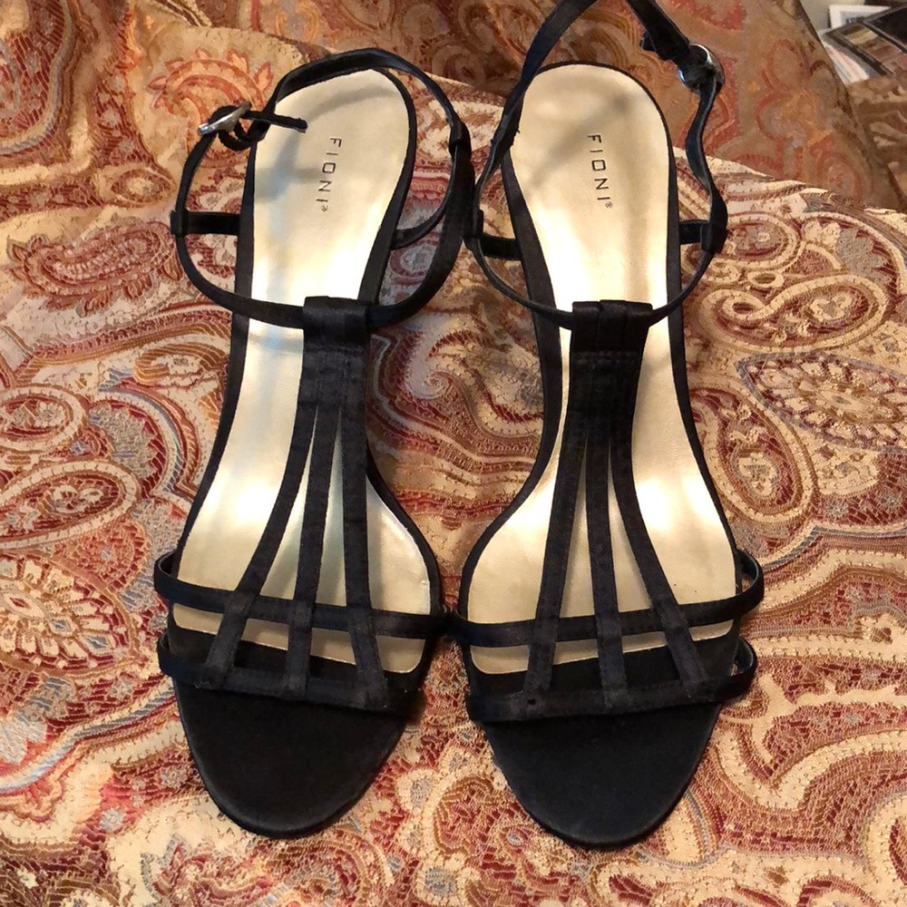Fioni Strap Sandal